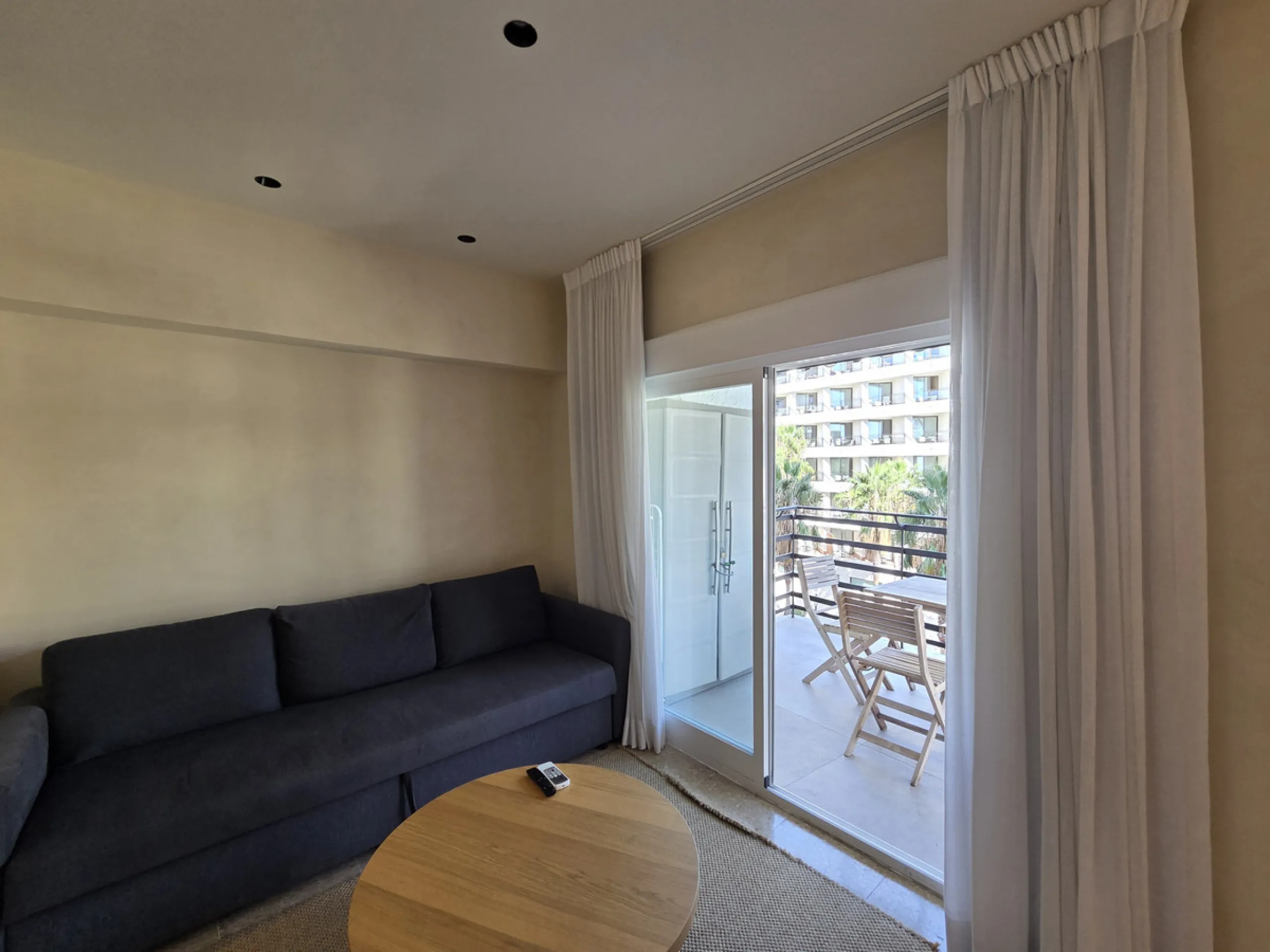 Apartment - Middle Floor Apartment в продаже в Marbella, Málaga. В доме 1 спален и 1 ванных комнат. Площадь дома 42 м²