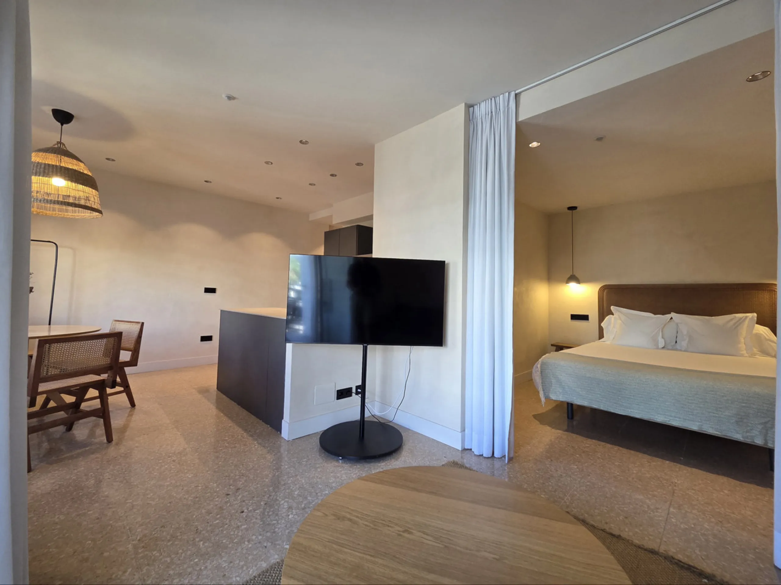 Apartment - Middle Floor Apartment в продаже в Marbella, Málaga. В доме 1 спален и 1 ванных комнат. Площадь дома 42 м²