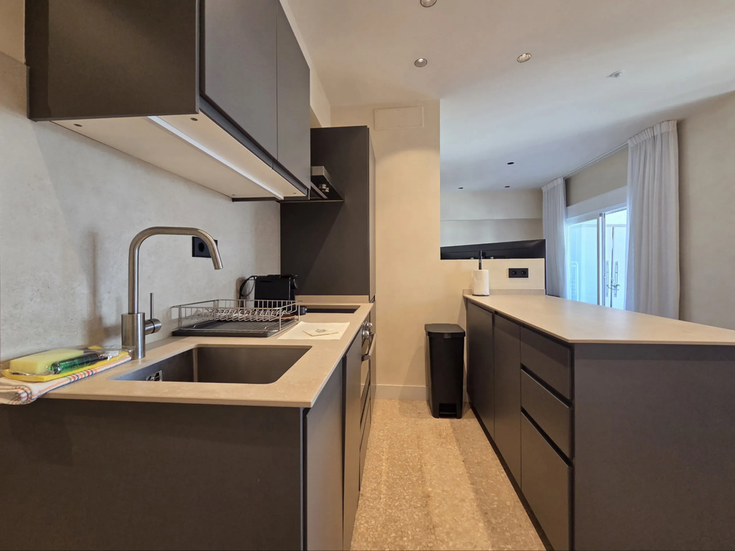 Apartment - Middle Floor Apartment в продаже в Marbella, Málaga. В доме 1 спален и 1 ванных комнат. Площадь дома 42 м²