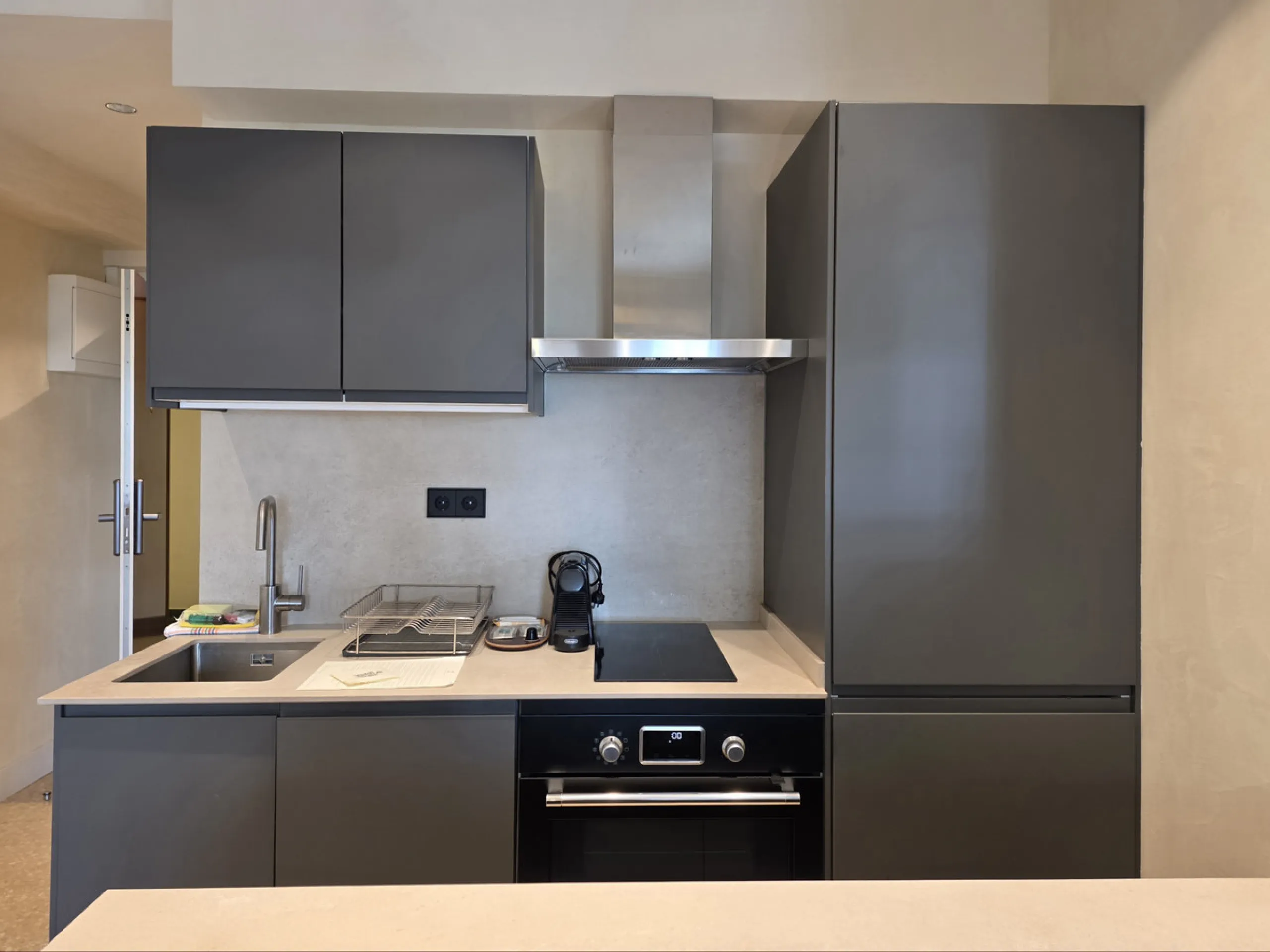 Apartment - Middle Floor Apartment в продаже в Marbella, Málaga. В доме 1 спален и 1 ванных комнат. Площадь дома 42 м²