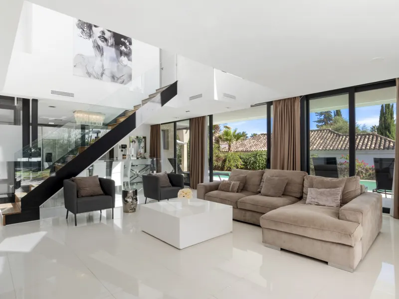 Nestled in the prestigious enclave of La Cerquilla, Villa La Cerquilla is a sanctuary of contemporary luxury surrounded by the beauty of Marbella's Golf Valley. Behind its private gates, the residence opens onto five generous double bedrooms, including a 