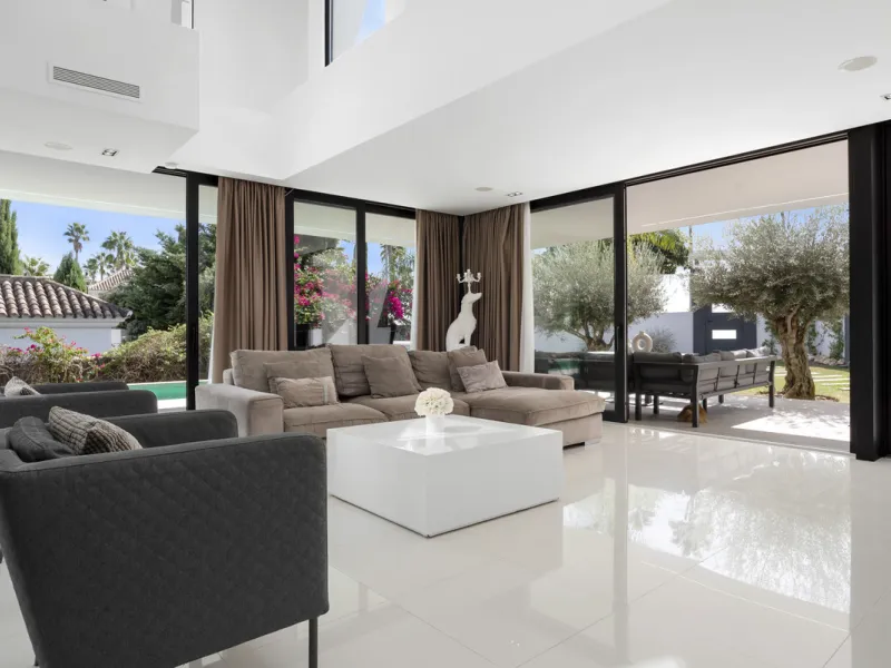 Nestled in the prestigious enclave of La Cerquilla, Villa La Cerquilla is a sanctuary of contemporary luxury surrounded by the beauty of Marbella's Golf Valley. Behind its private gates, the residence opens onto five generous double bedrooms, including a 