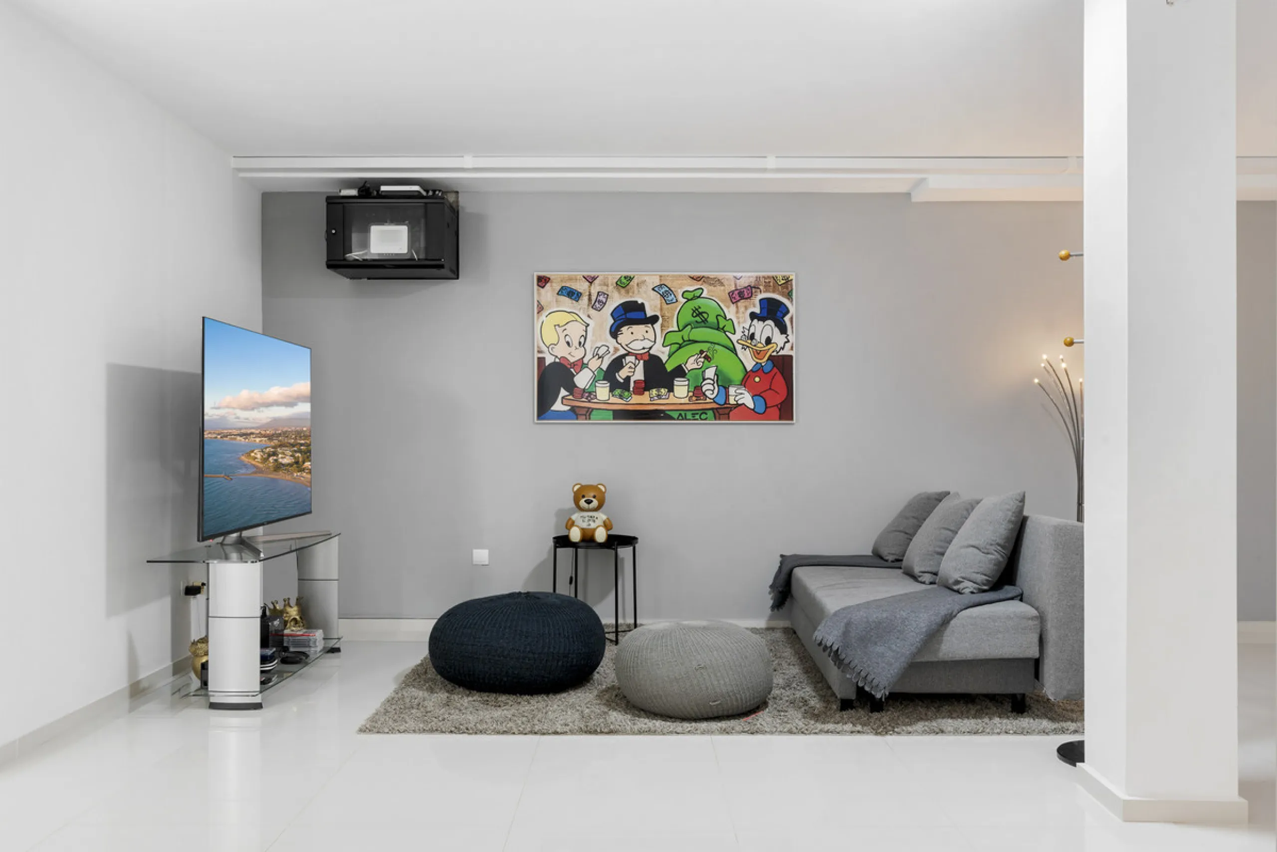 Nestled in the prestigious enclave of La Cerquilla, Villa La Cerquilla is a sanctuary of contemporary luxury surrounded by the beauty of Marbella's Golf Valley. Behind its private gates, the residence opens onto five generous double bedrooms, including a 