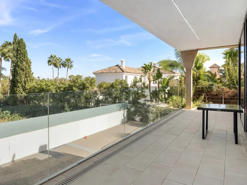 Nestled in the prestigious enclave of La Cerquilla, Villa La Cerquilla is a sanctuary of contemporary luxury surrounded by the beauty of Marbella's Golf Valley. Behind its private gates, the residence opens onto five generous double bedrooms, including a 