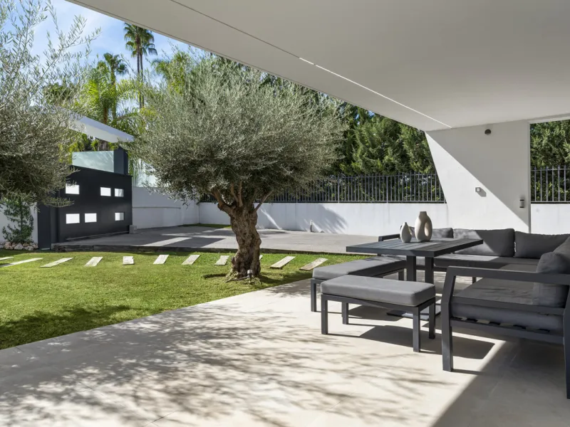 Nestled in the prestigious enclave of La Cerquilla, Villa La Cerquilla is a sanctuary of contemporary luxury surrounded by the beauty of Marbella's Golf Valley. Behind its private gates, the residence opens onto five generous double bedrooms, including a 