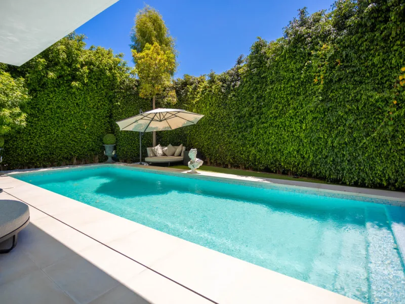 Architectural elegance meets Mediterranean serenity in this beautifully designed villa, tucked within the exclusive Arboleda residential enclave—perfectly situated between Marbella, San Pedro and Benahavís.