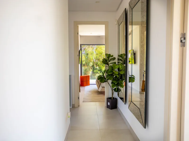 Architectural elegance meets Mediterranean serenity in this beautifully designed villa, tucked within the exclusive Arboleda residential enclave—perfectly situated between Marbella, San Pedro and Benahavís.