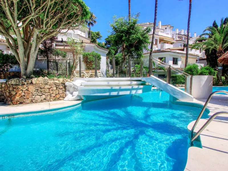 Apartment - Ground Floor Apartment в продаже в Marbella, Málaga. В доме 3 спален и 2 ванных комнат. Площадь дома 116 м²