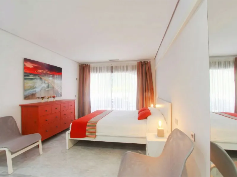 Apartment - Ground Floor Apartment в продаже в Marbella, Málaga. В доме 3 спален и 2 ванных комнат. Площадь дома 116 м²