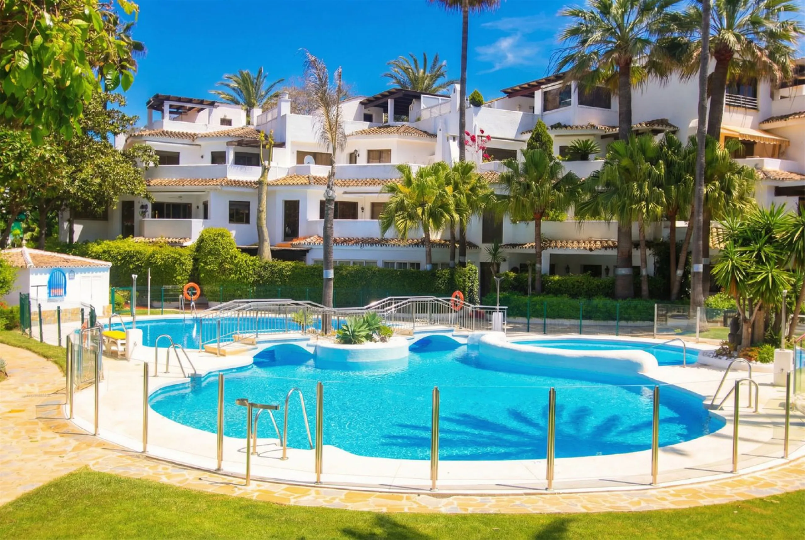 Apartment - Ground Floor Apartment в продаже в Marbella, Málaga. В доме 3 спален и 2 ванных комнат. Площадь дома 116 м²