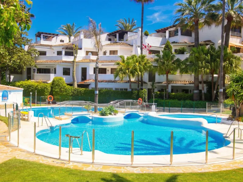 Apartment - Ground Floor Apartment в продаже в Marbella, Málaga. В доме 3 спален и 2 ванных комнат. Площадь дома 116 м²
