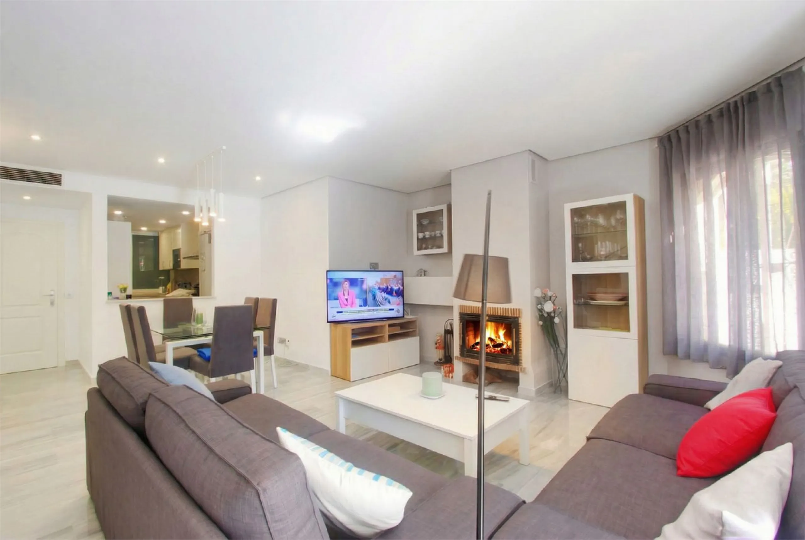 Apartment - Ground Floor Apartment в продаже в Marbella, Málaga. В доме 3 спален и 2 ванных комнат. Площадь дома 116 м²
