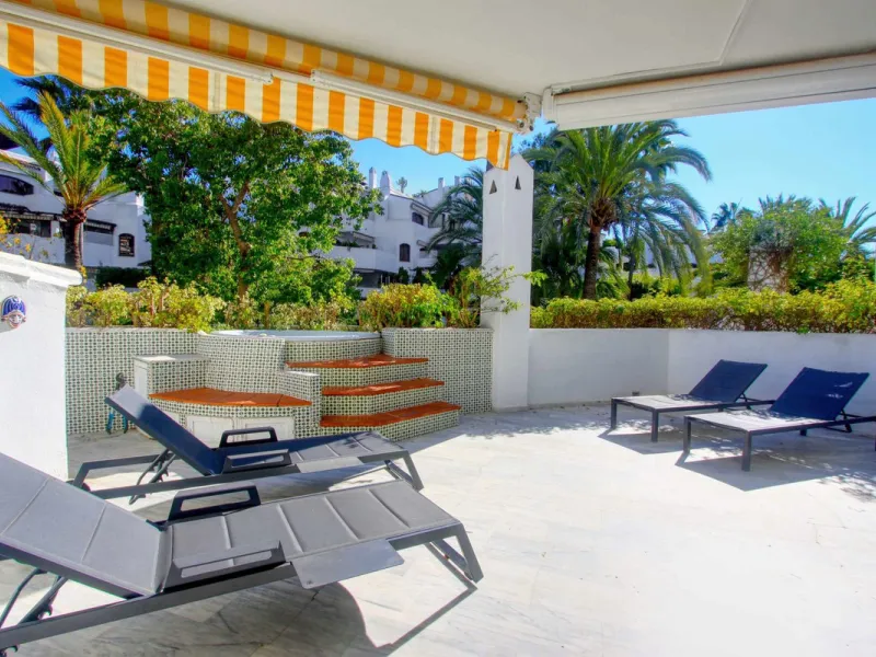 Apartment - Ground Floor Apartment в продаже в Marbella, Málaga. В доме 3 спален и 2 ванных комнат. Площадь дома 116 м²