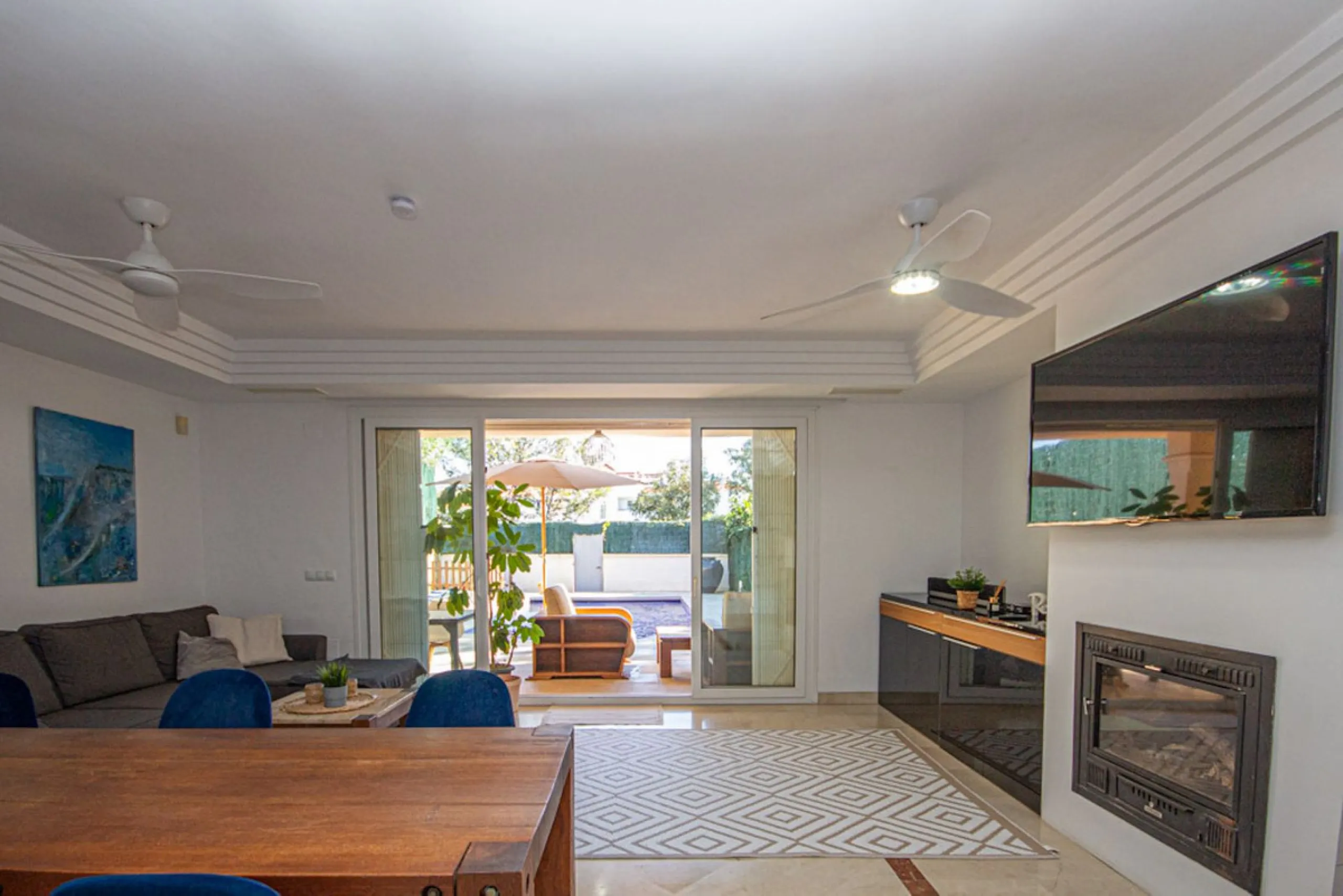 Spacious 4-Bedroom semi detached Villa with Private Heated Pool in Riviera del Sol