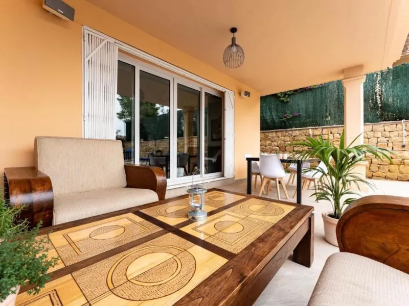 Spacious 4-Bedroom semi detached Villa with Private Heated Pool in Riviera del Sol