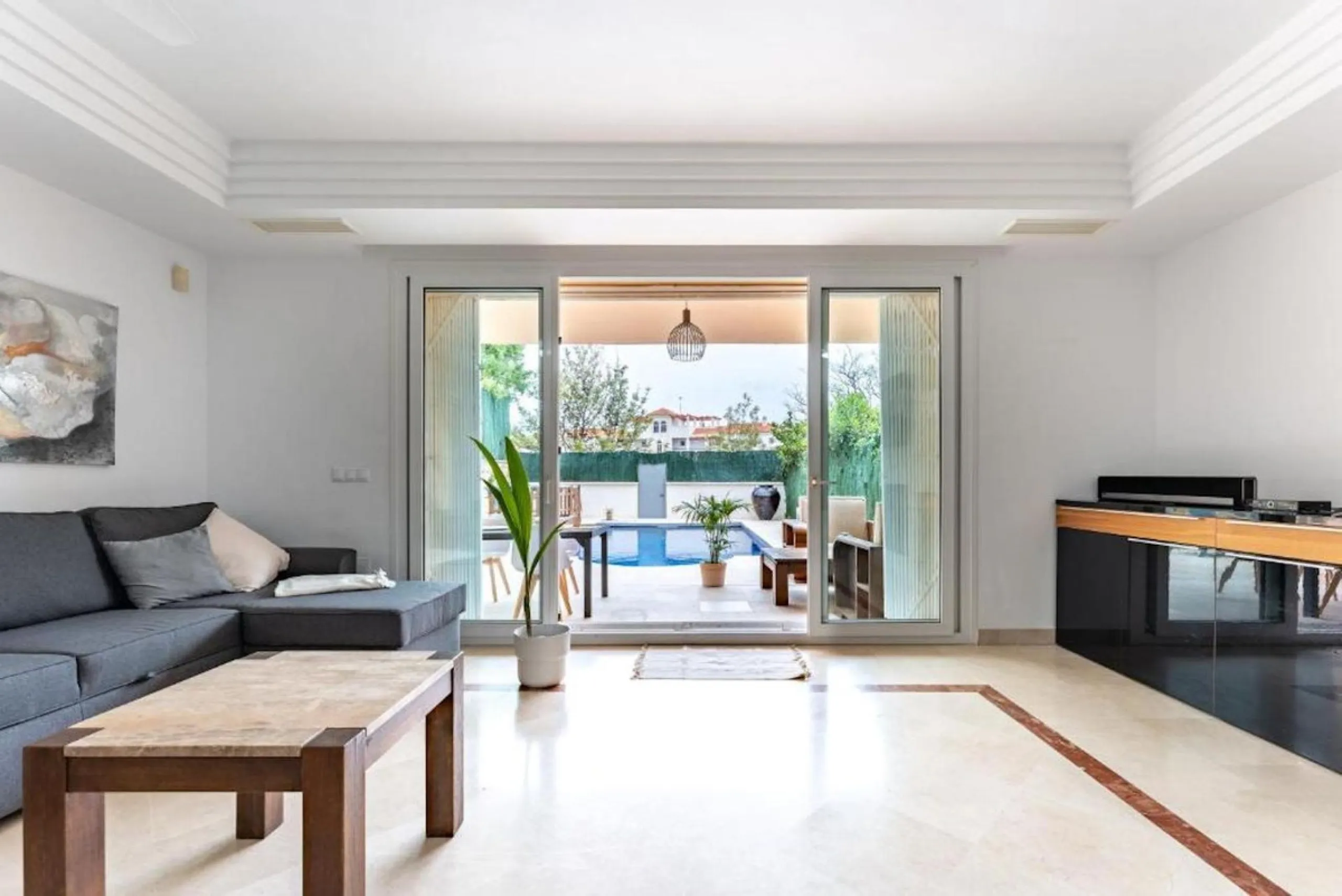 Spacious 4-Bedroom semi detached Villa with Private Heated Pool in Riviera del Sol