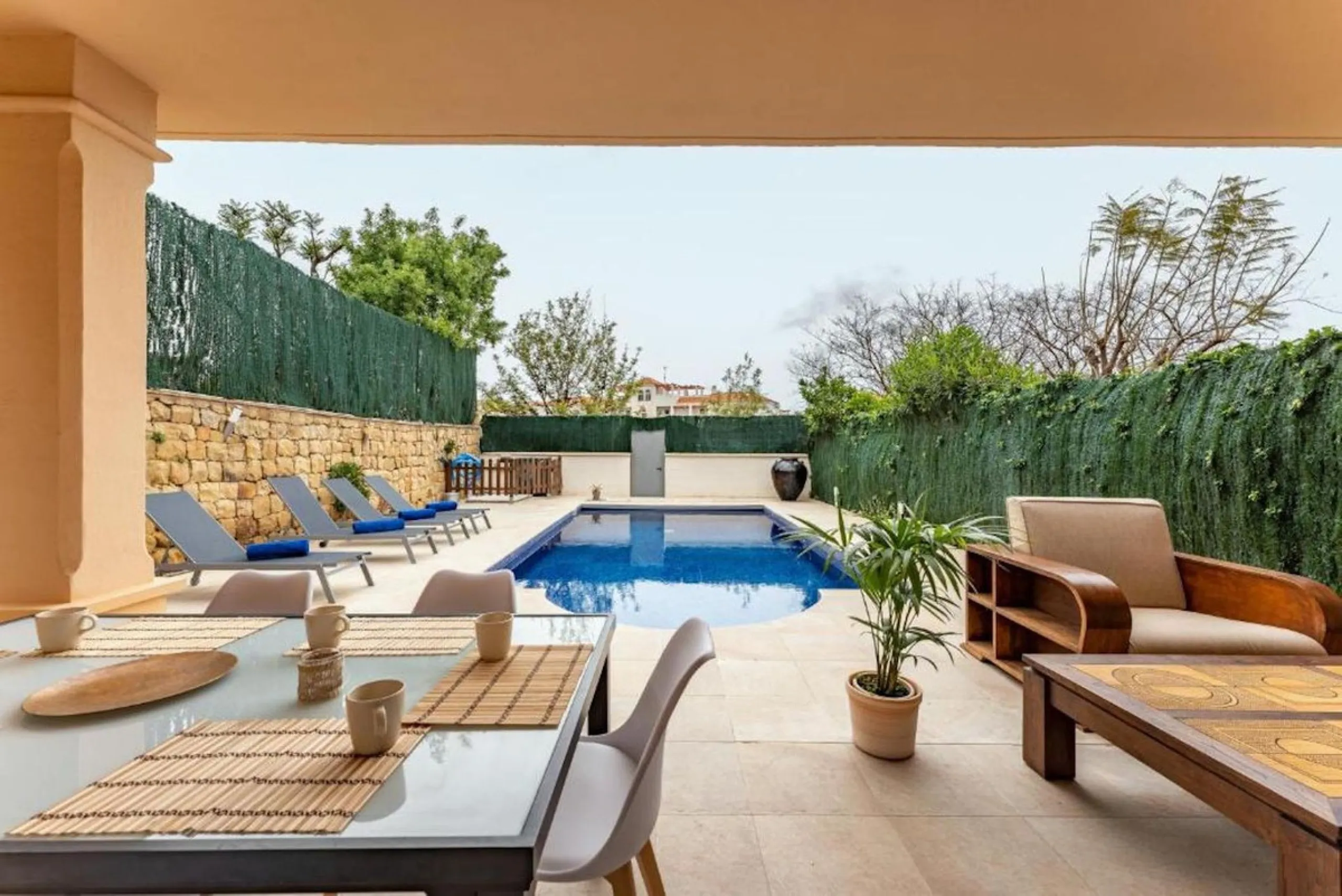 Spacious 4-Bedroom semi detached Villa with Private Heated Pool in Riviera del Sol