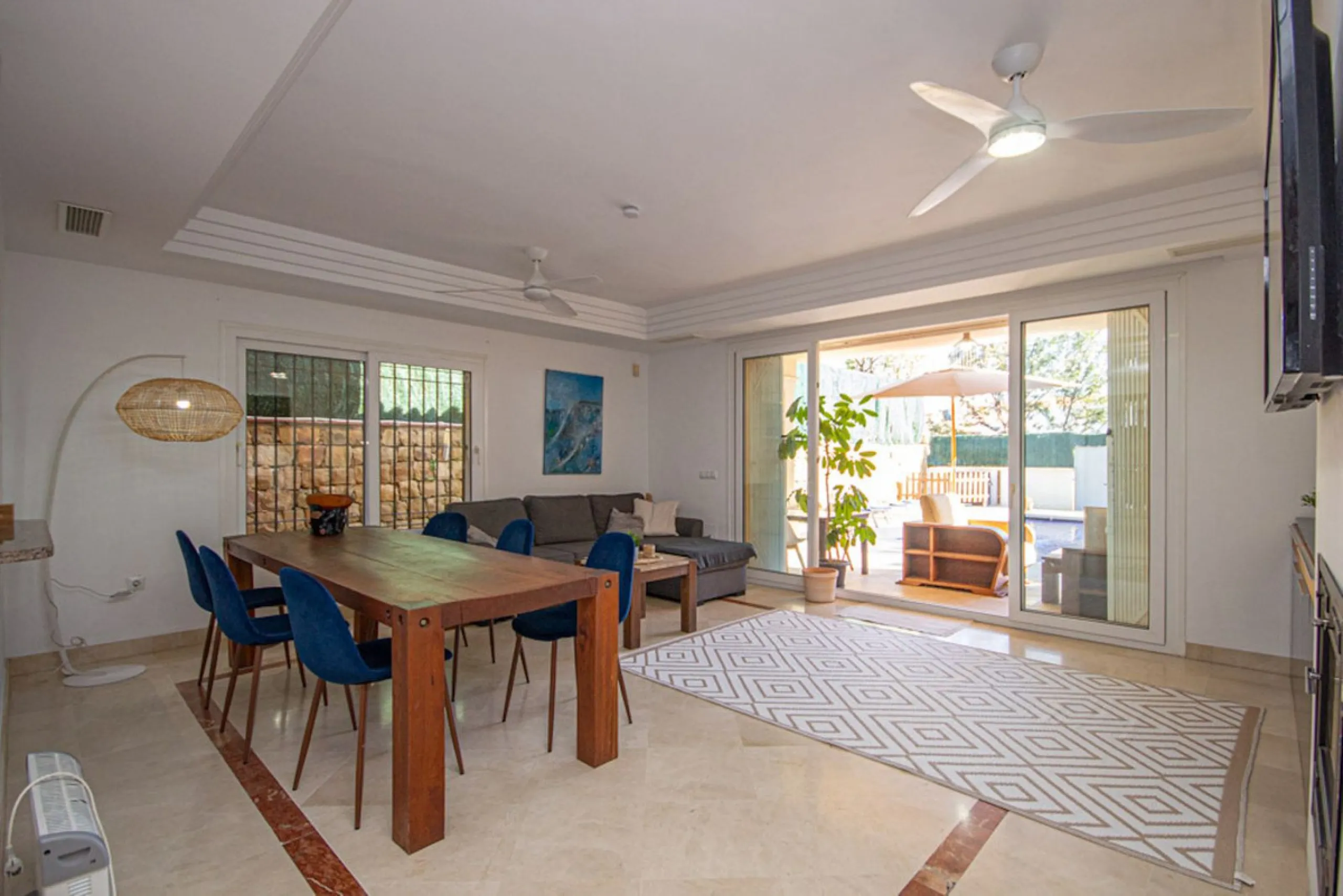 Spacious 4-Bedroom semi detached Villa with Private Heated Pool in Riviera del Sol