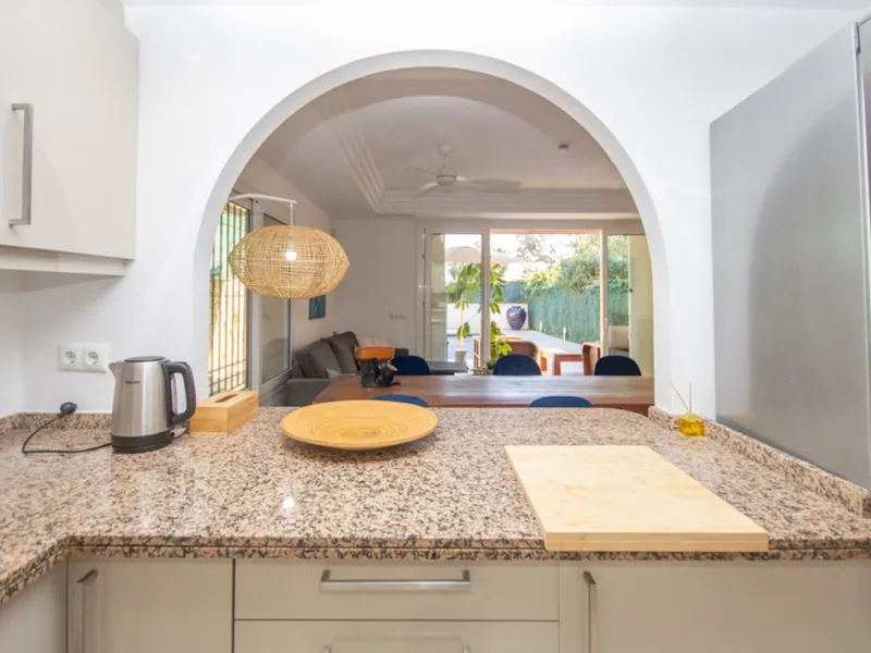 Spacious 4-Bedroom semi detached Villa with Private Heated Pool in Riviera del Sol