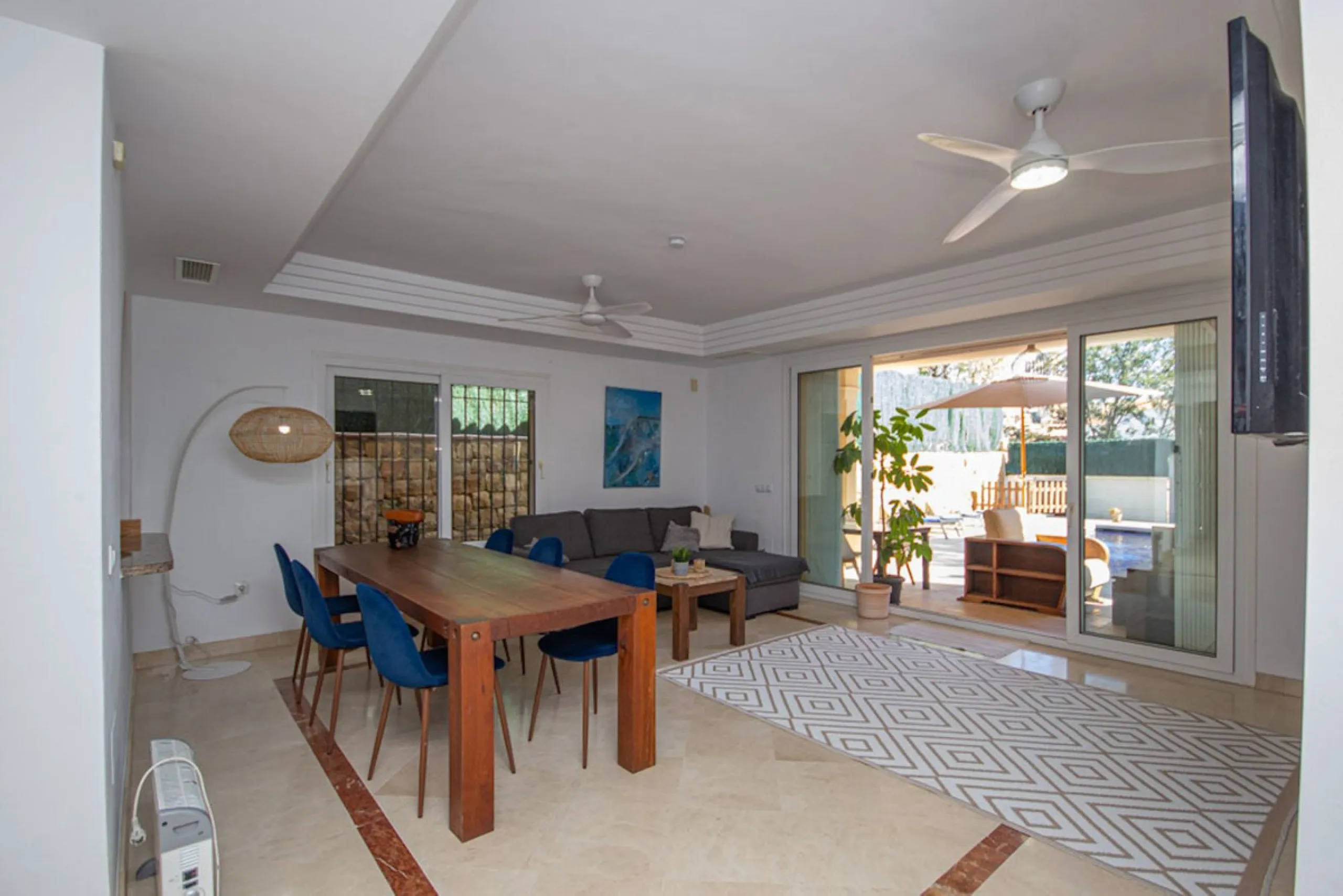 Spacious 4-Bedroom semi detached Villa with Private Heated Pool in Riviera del Sol