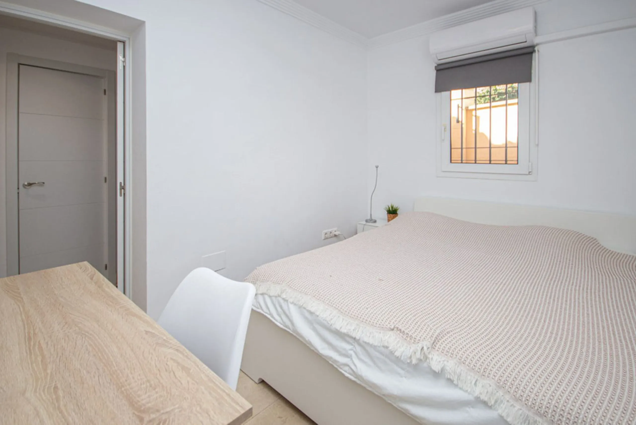 Spacious 4-Bedroom semi detached Villa with Private Heated Pool in Riviera del Sol