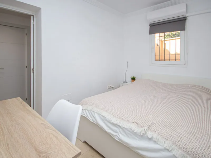 Spacious 4-Bedroom semi detached Villa with Private Heated Pool in Riviera del Sol