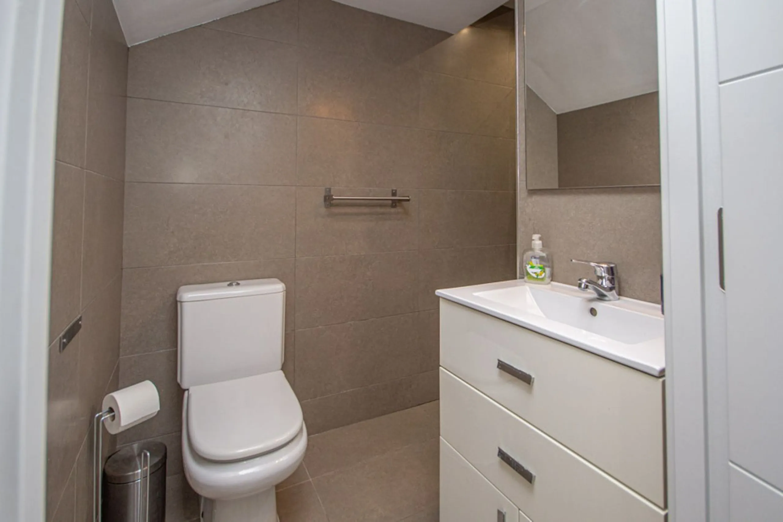 Spacious 4-Bedroom semi detached Villa with Private Heated Pool in Riviera del Sol