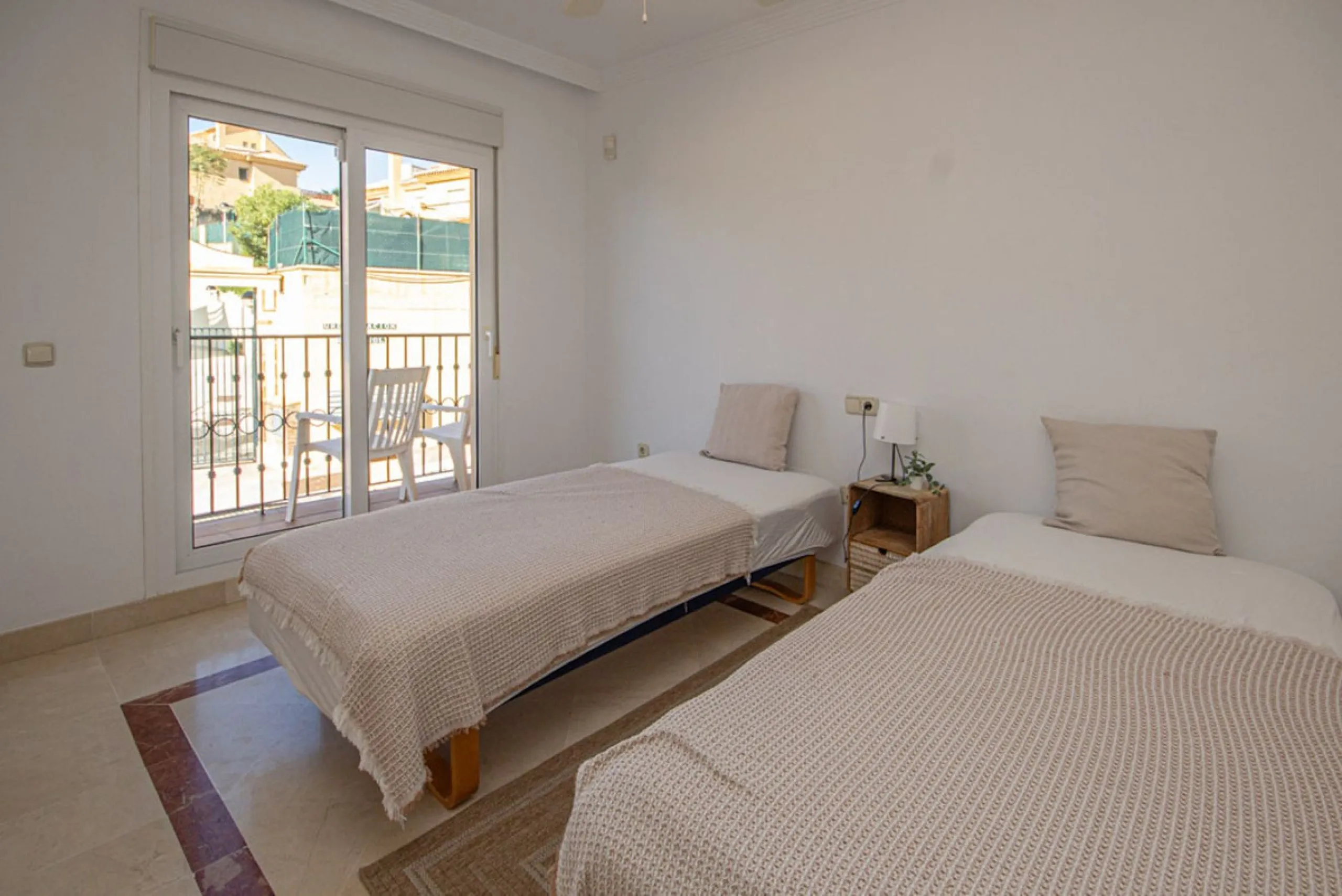 Spacious 4-Bedroom semi detached Villa with Private Heated Pool in Riviera del Sol