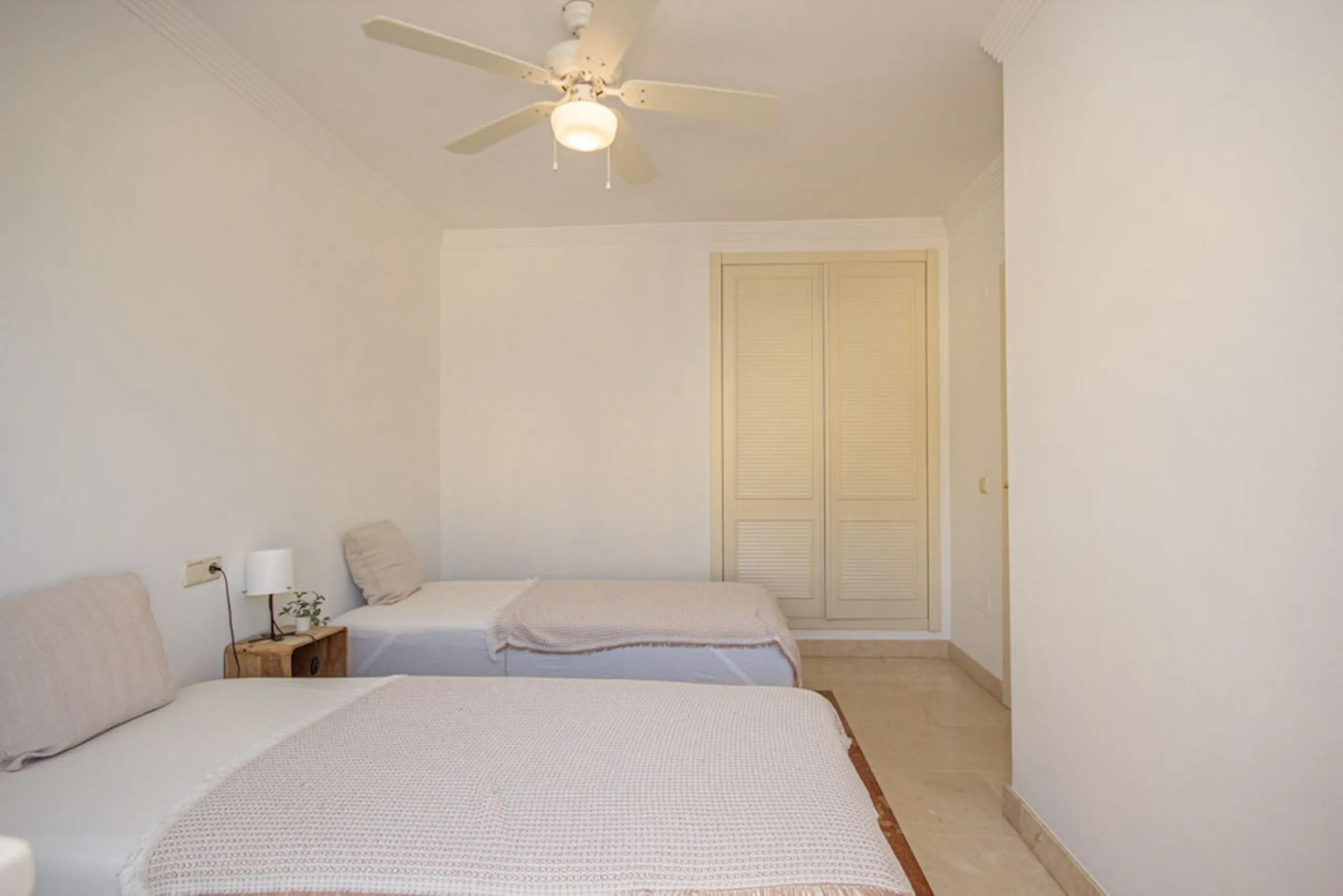 Spacious 4-Bedroom semi detached Villa with Private Heated Pool in Riviera del Sol