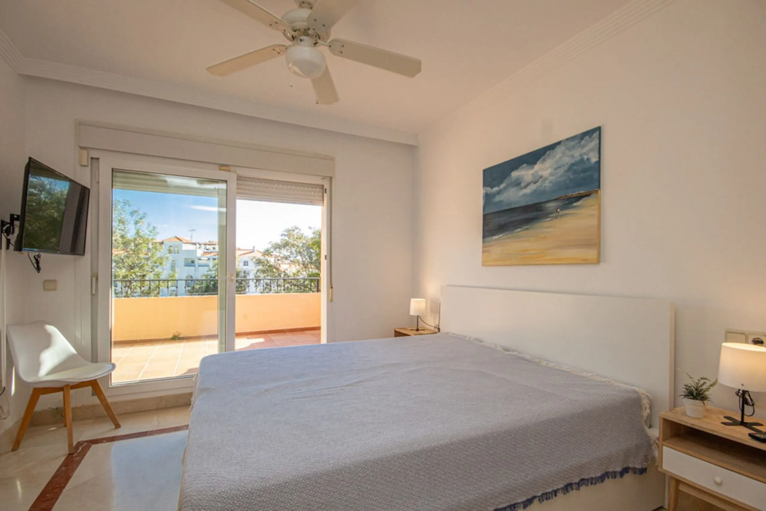 Spacious 4-Bedroom semi detached Villa with Private Heated Pool in Riviera del Sol