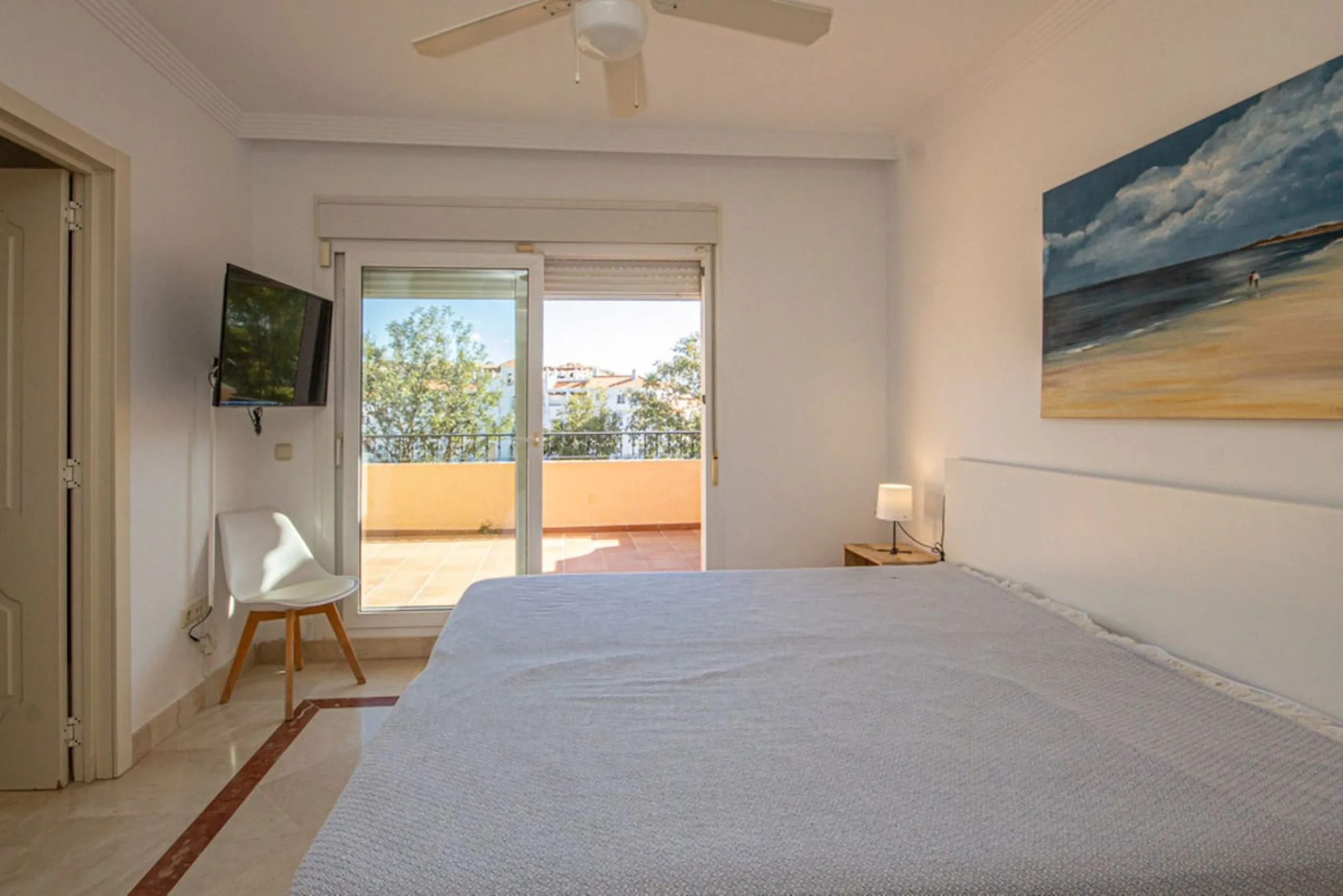 Spacious 4-Bedroom semi detached Villa with Private Heated Pool in Riviera del Sol