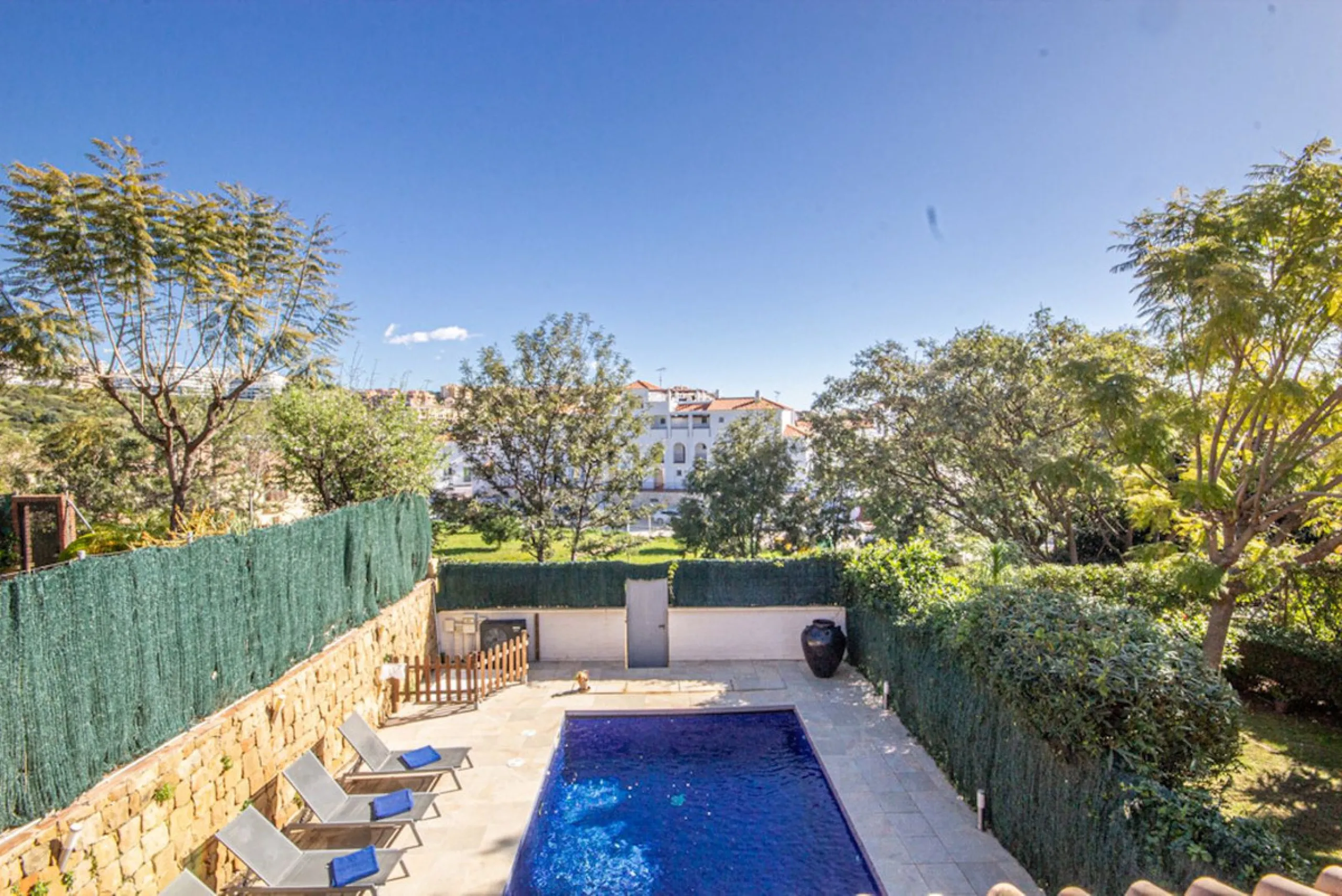 Spacious 4-Bedroom semi detached Villa with Private Heated Pool in Riviera del Sol