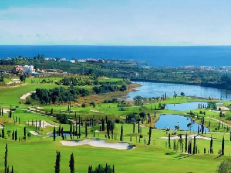 Frontline Golf Plot in Los Flamingos Golf, Benahavís