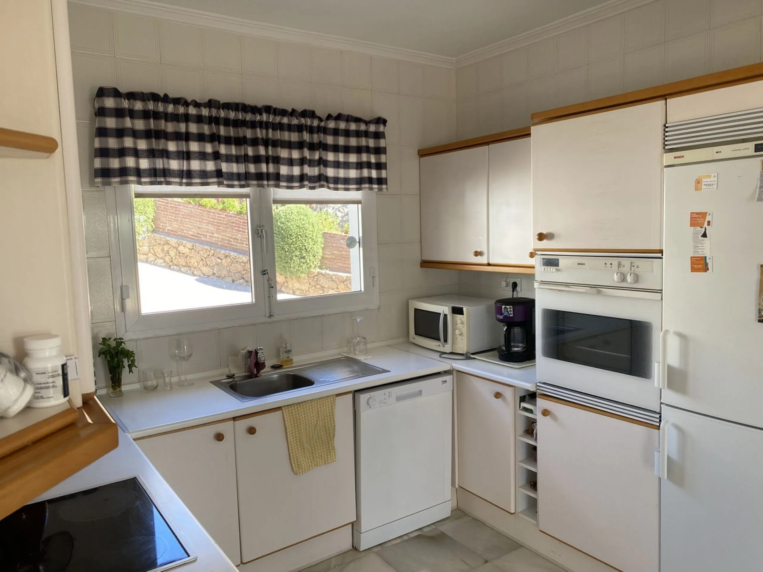 A RARELY AVAILABLE SINGLE LEVEL VILLA IN A HIGHLY SOUGHT AFTER POSITION CLOSE TO THE WHITE WASHED AND HISTORICAL VILLAGE OF MIJAS