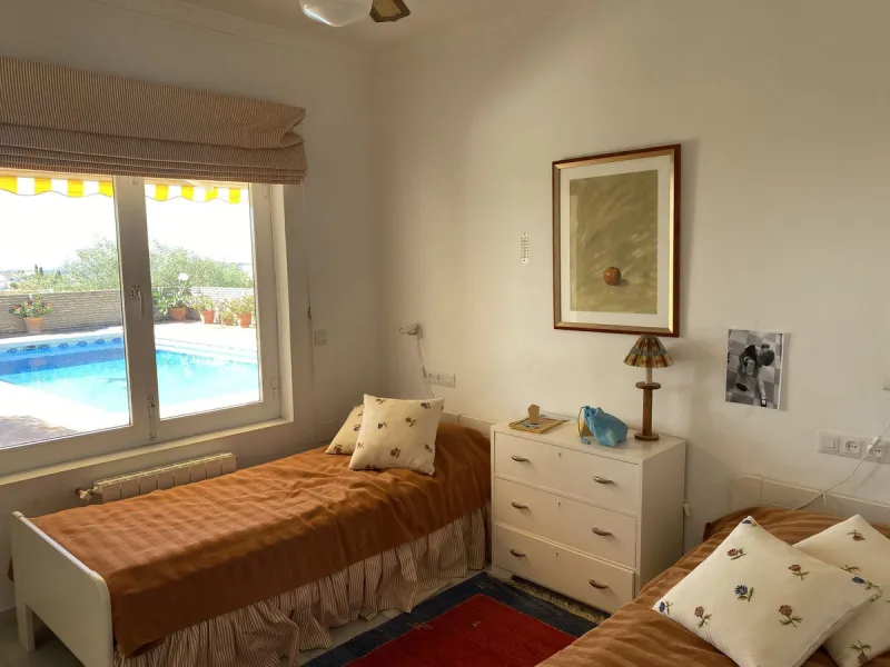 A RARELY AVAILABLE SINGLE LEVEL VILLA IN A HIGHLY SOUGHT AFTER POSITION CLOSE TO THE WHITE WASHED AND HISTORICAL VILLAGE OF MIJAS
