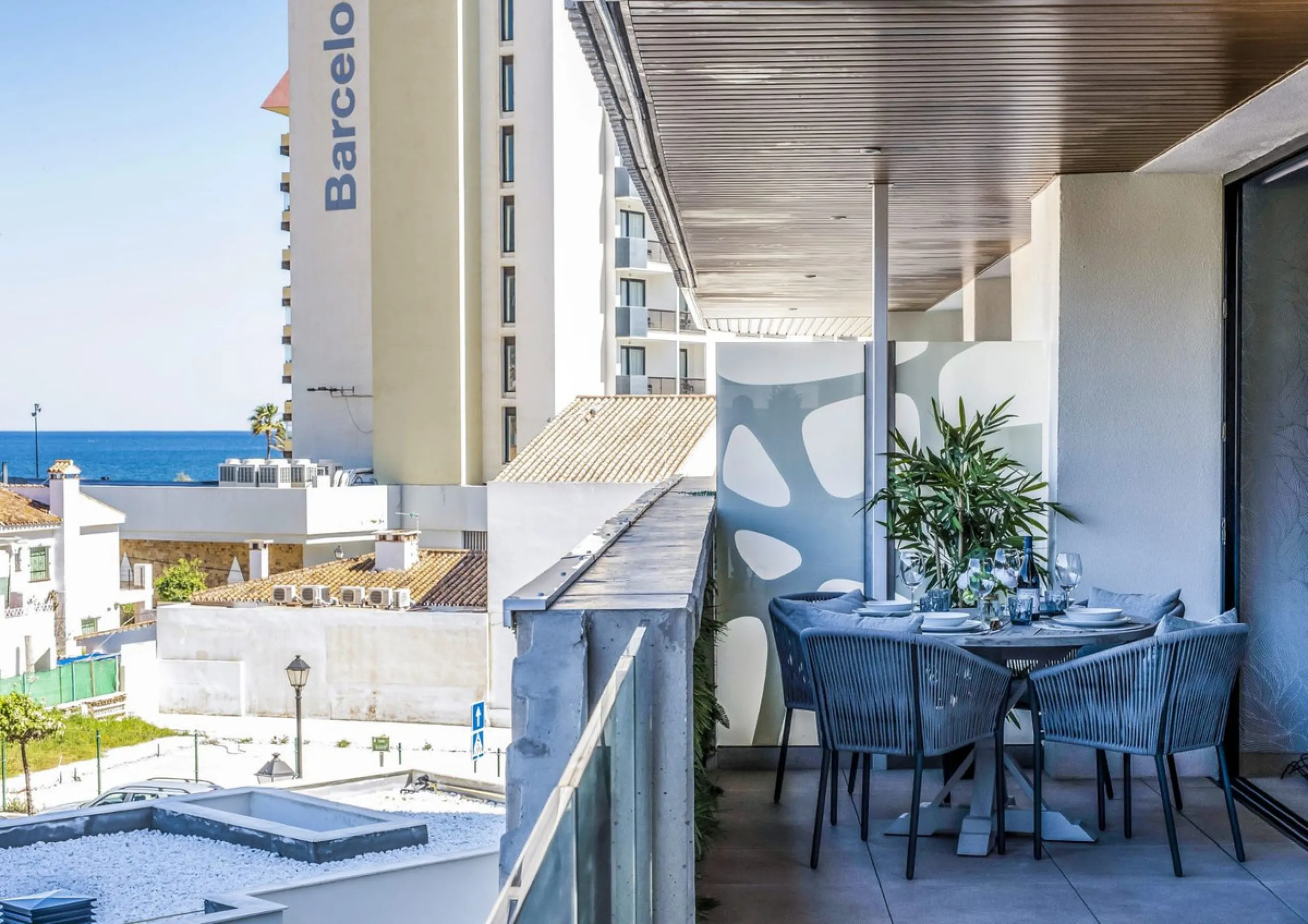 Bright 2-Bedroom Apartment with Terrace, Solarium & Premium Amenities in Fuengirola Reduced to €565,000 for a Quick Sale