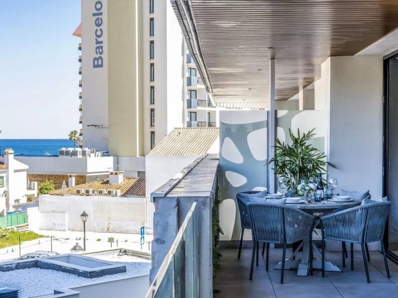 Bright 2-Bedroom Apartment with Terrace, Solarium & Premium Amenities in Fuengirola Reduced to €565,000 for a Quick Sale