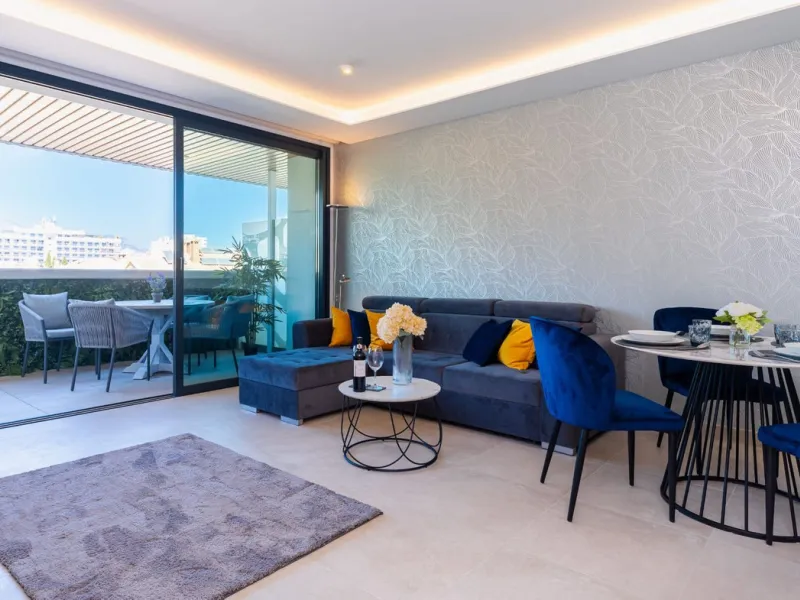 Bright 2-Bedroom Apartment with Terrace, Solarium & Premium Amenities in Fuengirola Reduced to €565,000 for a Quick Sale