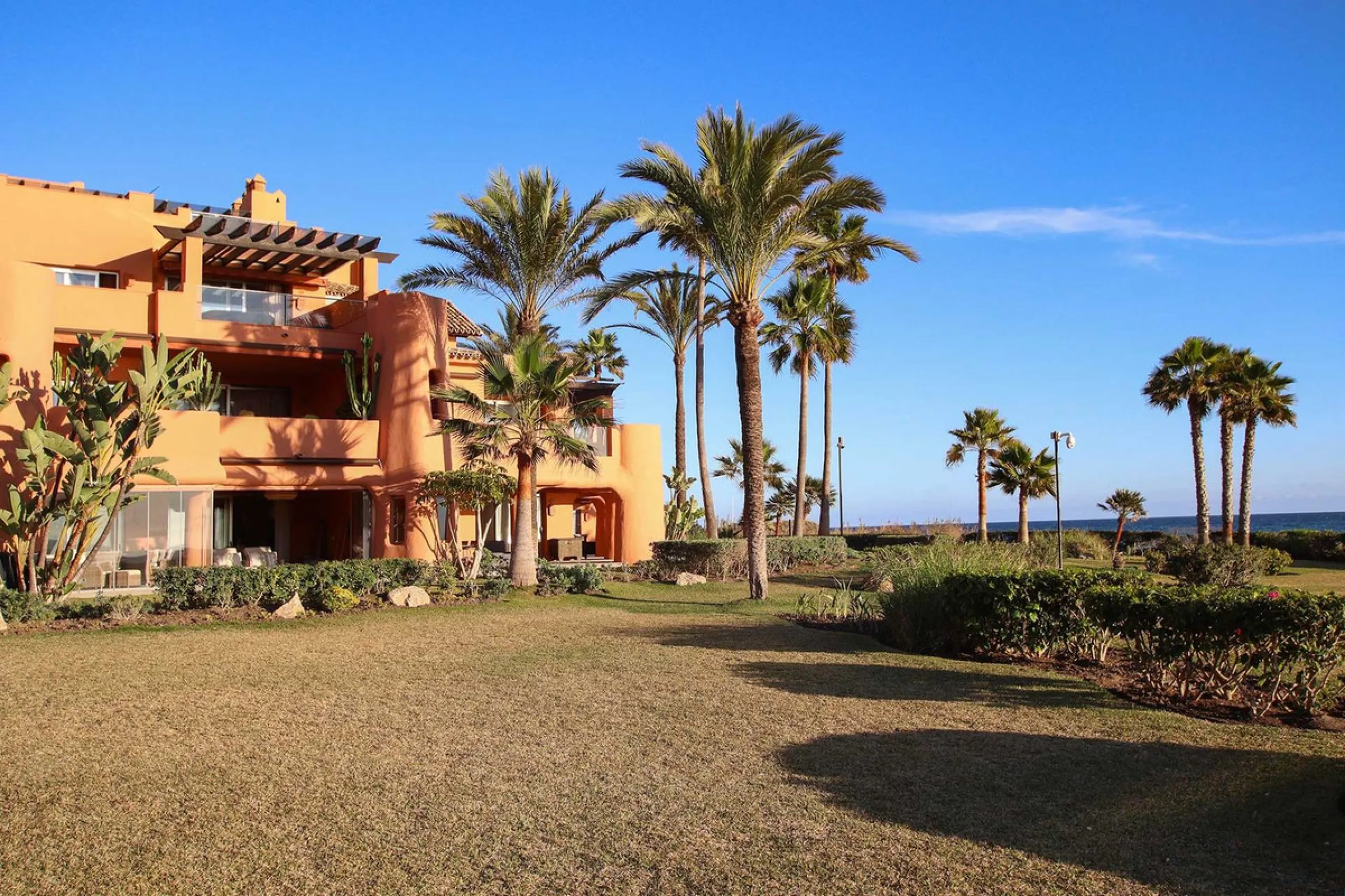 Apartment - Ground Floor Apartment в продаже в Marbella, Málaga. В доме 4 спален и 4 ванных комнат. Площадь дома 186 м²