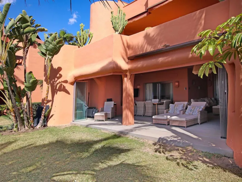 Apartment - Ground Floor Apartment в продаже в Marbella, Málaga. В доме 4 спален и 4 ванных комнат. Площадь дома 186 м²