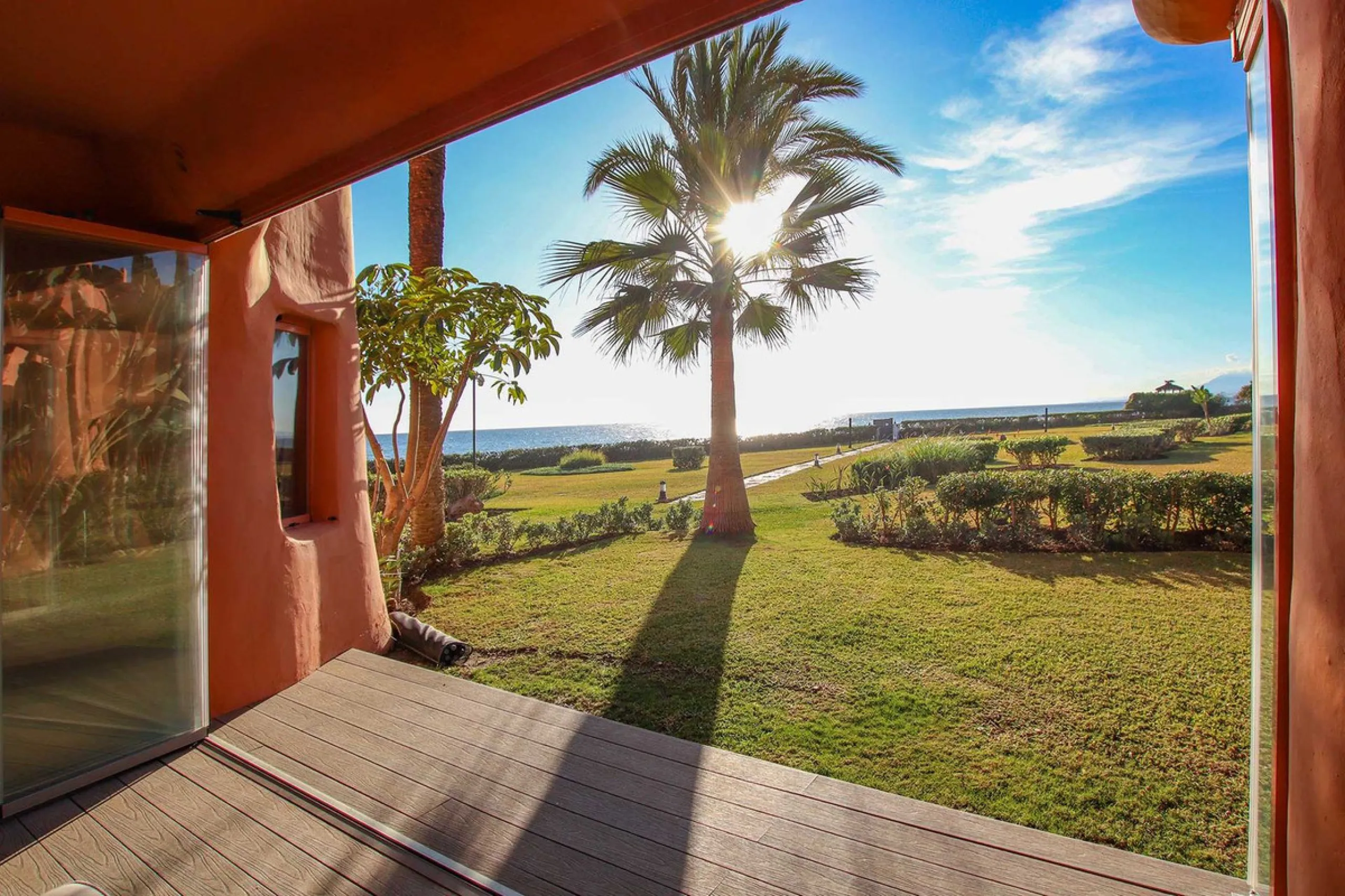 Apartment - Ground Floor Apartment в продаже в Marbella, Málaga. В доме 4 спален и 4 ванных комнат. Площадь дома 186 м²
