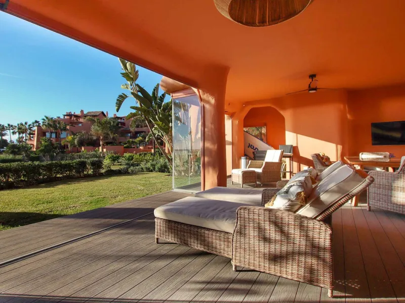 Apartment - Ground Floor Apartment в продаже в Marbella, Málaga. В доме 4 спален и 4 ванных комнат. Площадь дома 186 м²