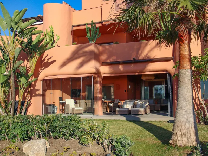 Apartment - Ground Floor Apartment в продаже в Marbella, Málaga. В доме 4 спален и 4 ванных комнат. Площадь дома 186 м²