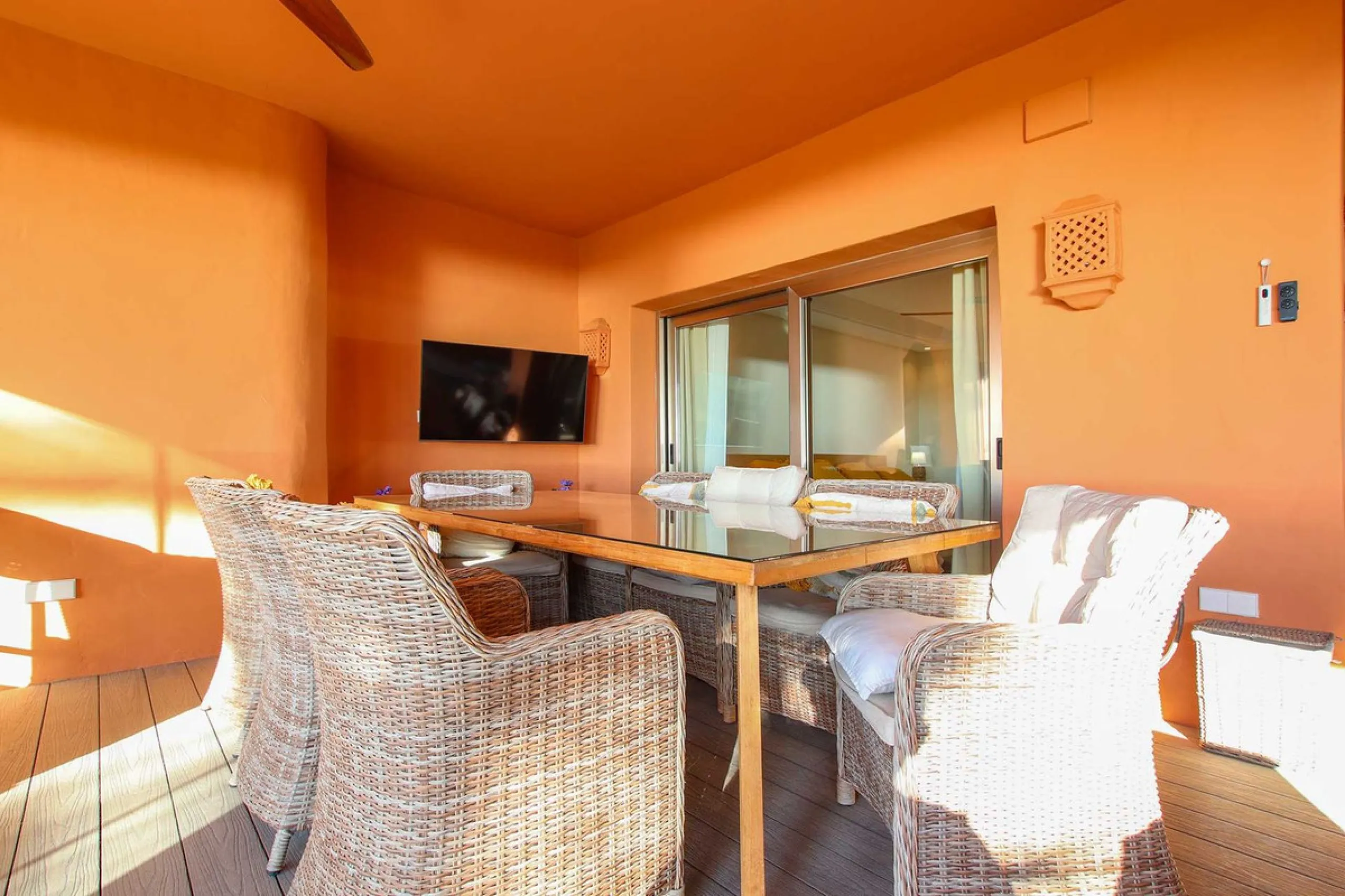 Apartment - Ground Floor Apartment в продаже в Marbella, Málaga. В доме 4 спален и 4 ванных комнат. Площадь дома 186 м²