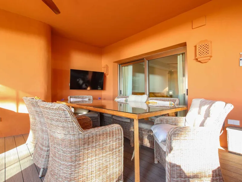 Apartment - Ground Floor Apartment в продаже в Marbella, Málaga. В доме 4 спален и 4 ванных комнат. Площадь дома 186 м²