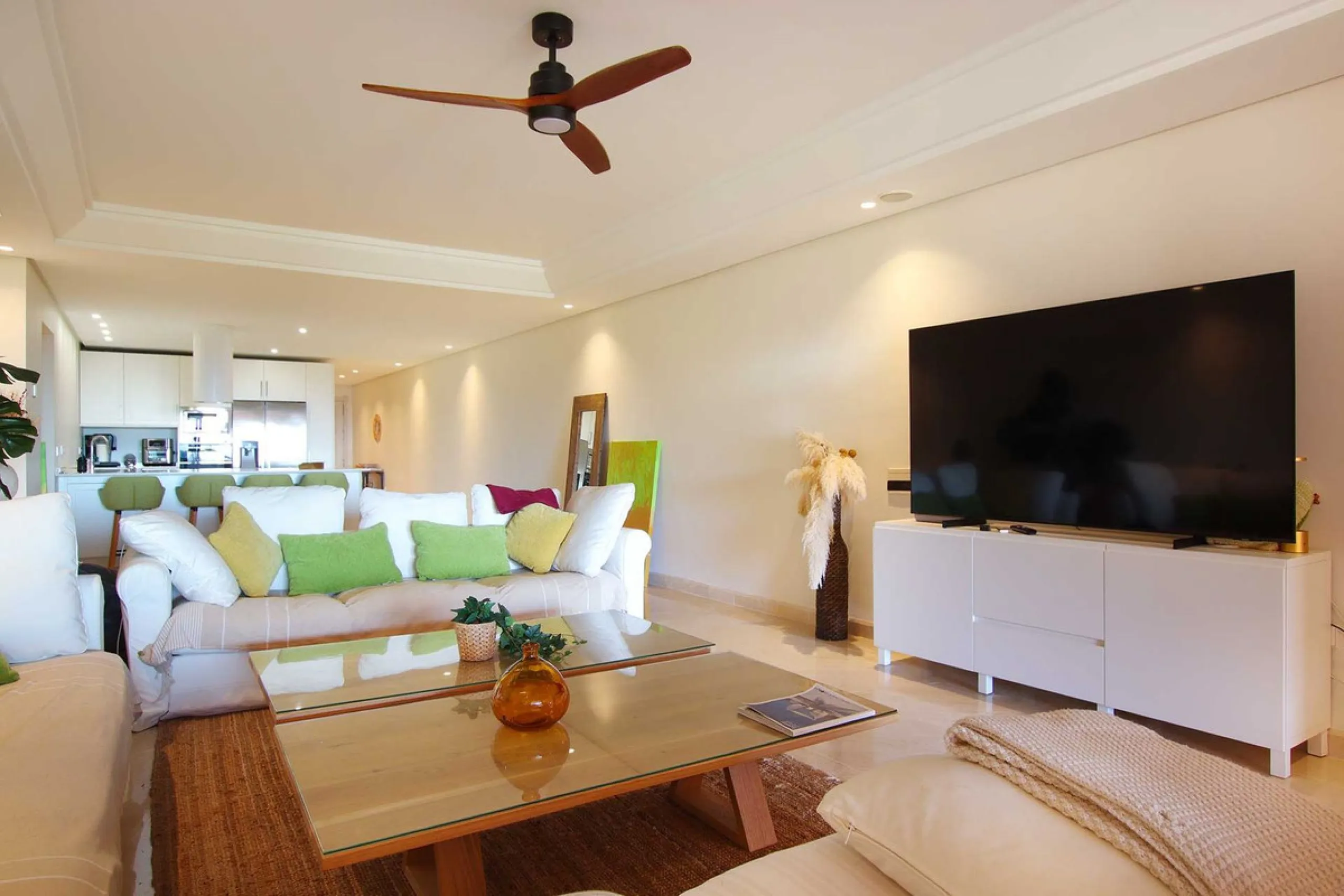 Apartment - Ground Floor Apartment в продаже в Marbella, Málaga. В доме 4 спален и 4 ванных комнат. Площадь дома 186 м²