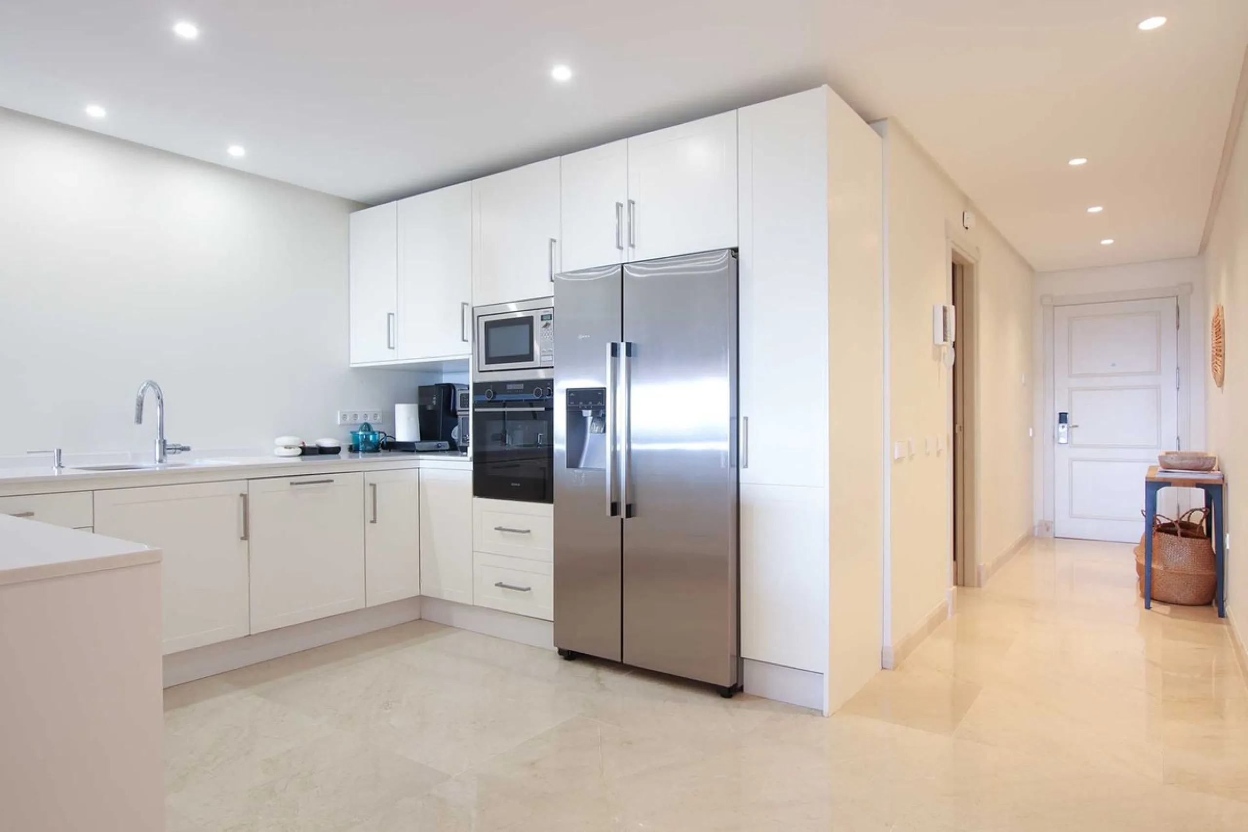 Apartment - Ground Floor Apartment в продаже в Marbella, Málaga. В доме 4 спален и 4 ванных комнат. Площадь дома 186 м²