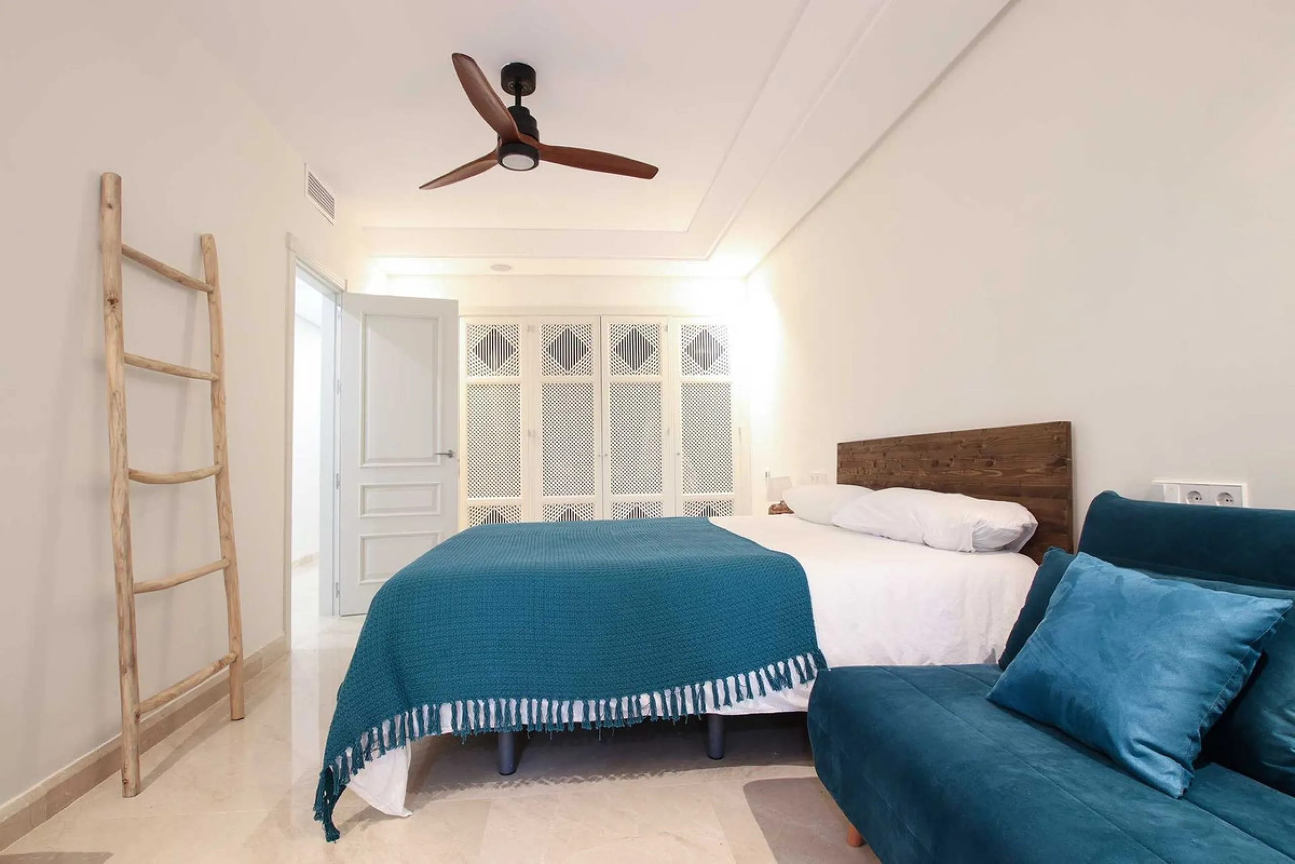 Apartment - Ground Floor Apartment в продаже в Marbella, Málaga. В доме 4 спален и 4 ванных комнат. Площадь дома 186 м²