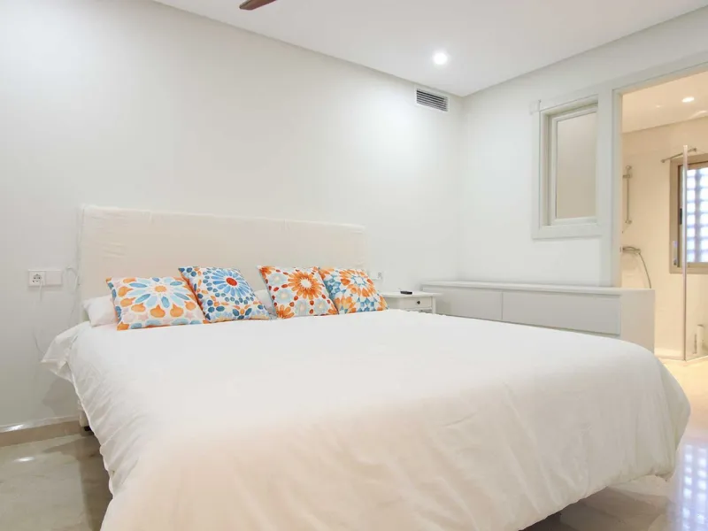 Apartment - Ground Floor Apartment в продаже в Marbella, Málaga. В доме 4 спален и 4 ванных комнат. Площадь дома 186 м²