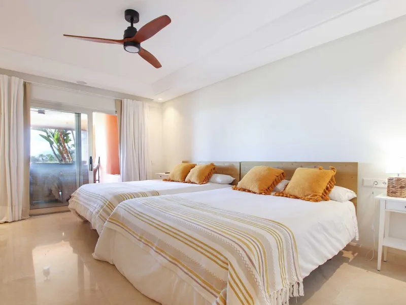Apartment - Ground Floor Apartment в продаже в Marbella, Málaga. В доме 4 спален и 4 ванных комнат. Площадь дома 186 м²